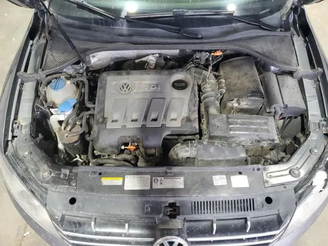 2013 VOLKSWAGEN PASSAT SE  