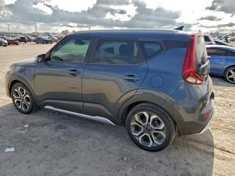2022 KIA SOUL LX  