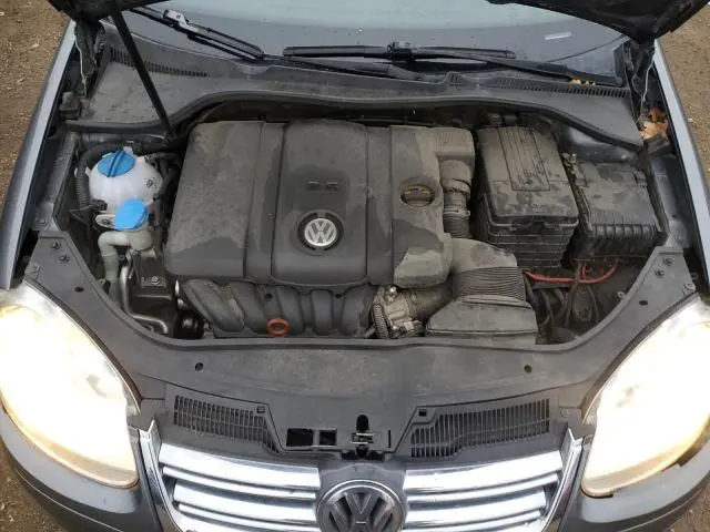 2010 VOLKSWAGEN JETTA SE  