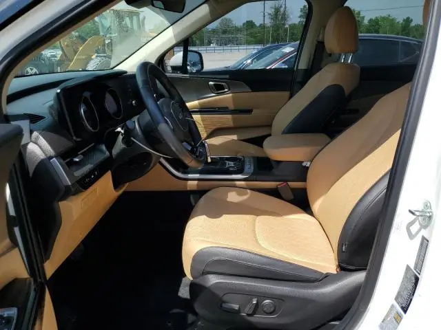 2024 KIA CARNIVAL LX  