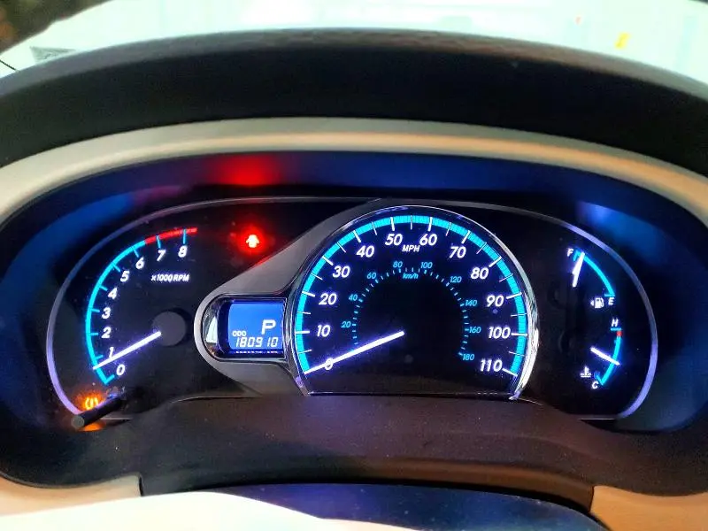 2013 TOYOTA SIENNA XLE 8-PASSENGER  