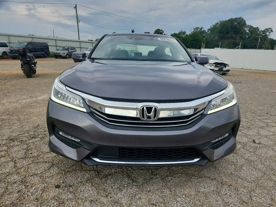2017 HONDA ACCORD TOURING  