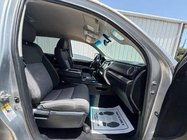 2017 TOYOTA TUNDRA SR5  