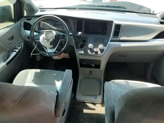 2017 TOYOTA SIENNA   