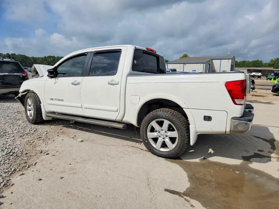 2010 NISSAN TITAN SE  