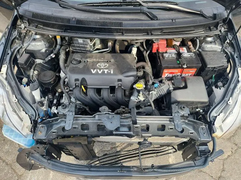 2010 TOYOTA YARIS BASE  