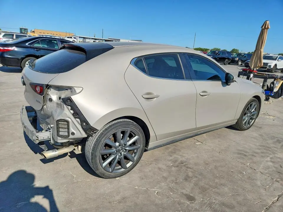 2024 MAZDA 3 PREFERRED  