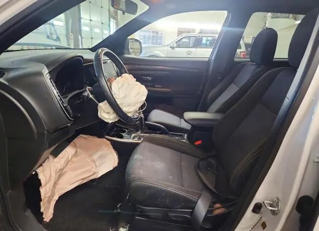 2018 MITSUBISHI OUTLANDER SE  