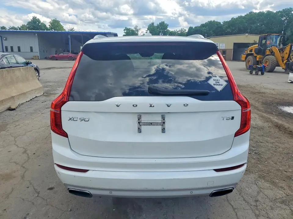 2020 VOLVO XC90 T5 MOMENTUM  