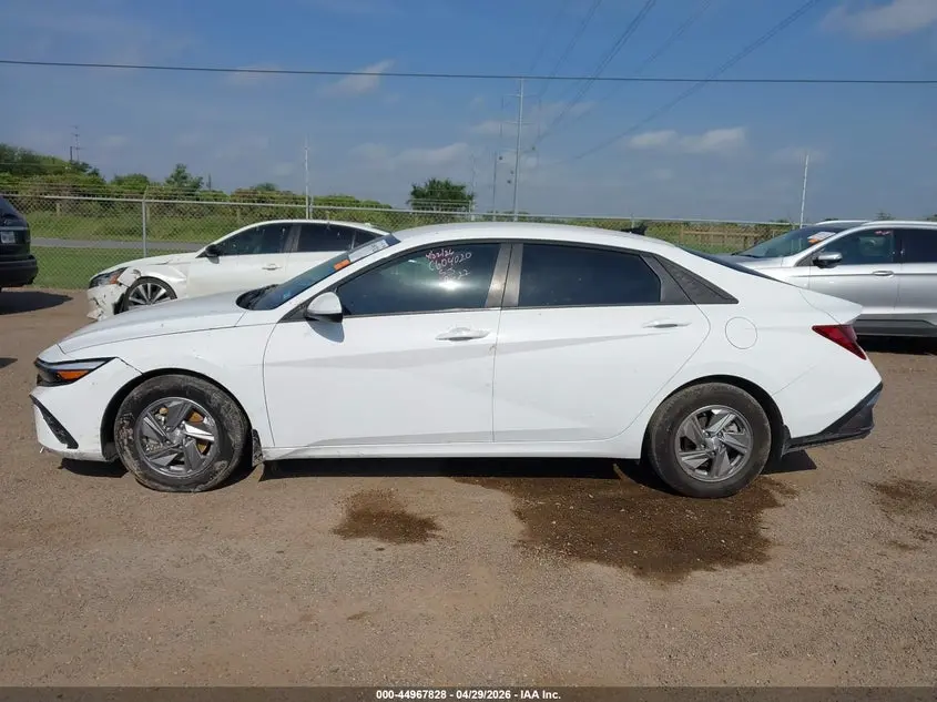 2025 HYUNDAI ELANTRA SE