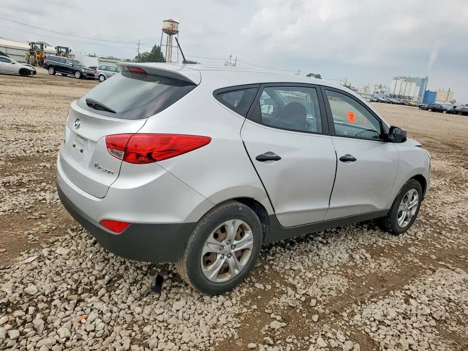 2011 HYUNDAI TUCSON GL  
