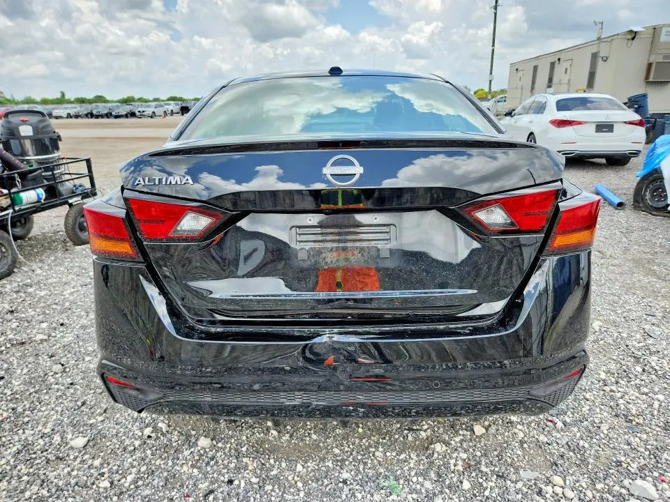 2025 NISSAN ALTIMA SV  