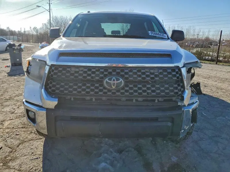 2019 TOYOTA TUNDRA CREWMAX SR5  