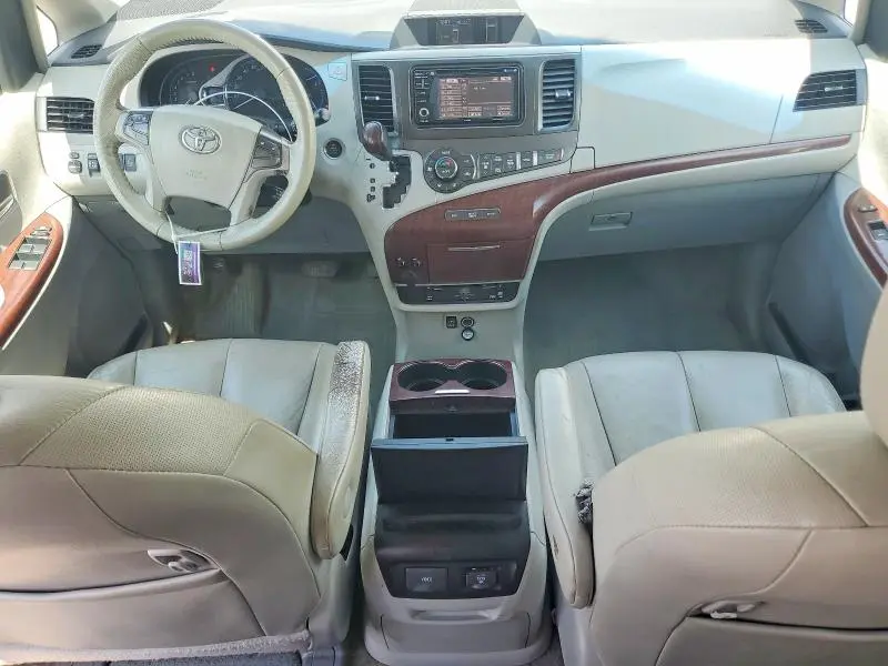 2013 TOYOTA SIENNA XLE 8-PASSENGER  