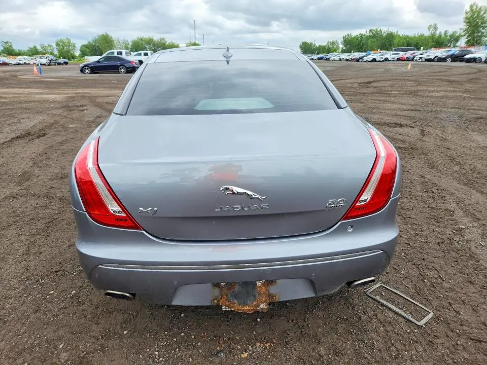 2015 JAGUAR XJ   