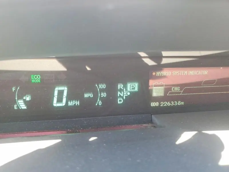 2010 TOYOTA PRIUS III  
