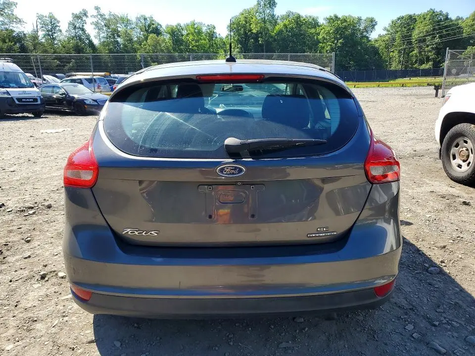 2015 FORD FOCUS SE  