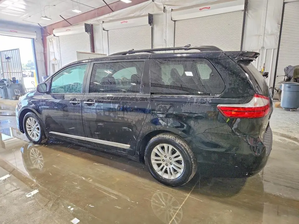 2017 TOYOTA SIENNA XLE 8-PASSENGER  