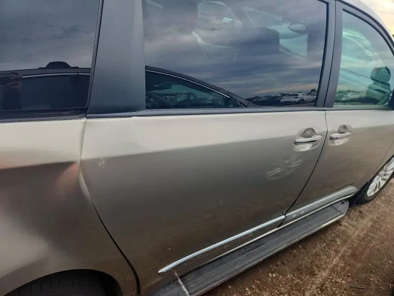 2015 TOYOTA SIENNA XLE 8-PASSENGER  
