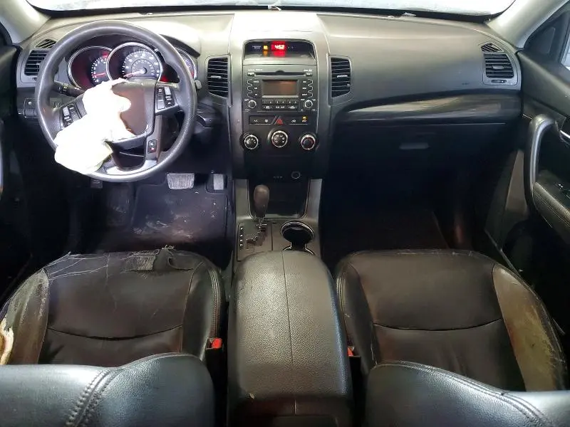 2013 KIA SORENTO LX  