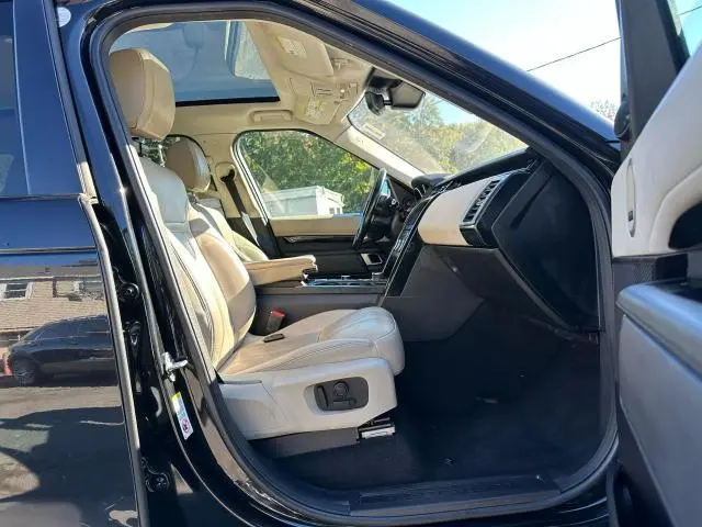 2018 LAND ROVER DISCOVERY SE  