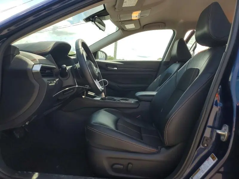 2021 NISSAN ALTIMA SV  
