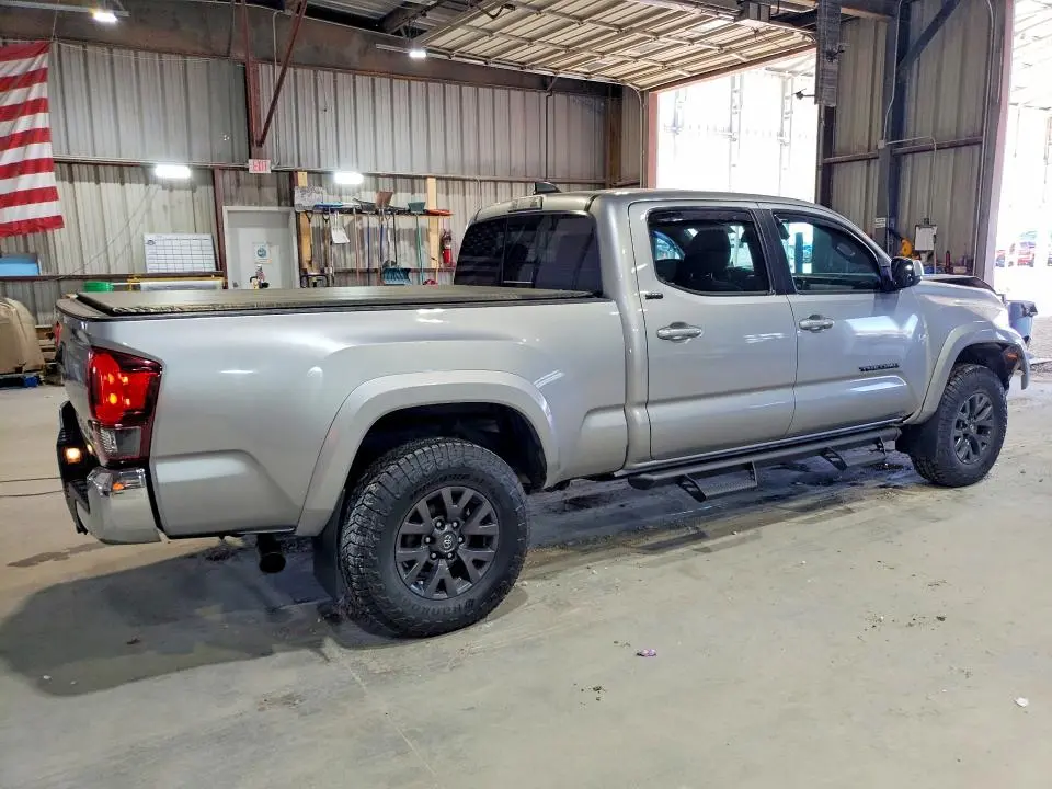 2021 TOYOTA TACOMA SR5 V6  