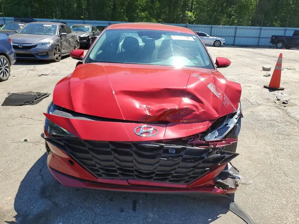 2022 HYUNDAI ELANTRA SE  