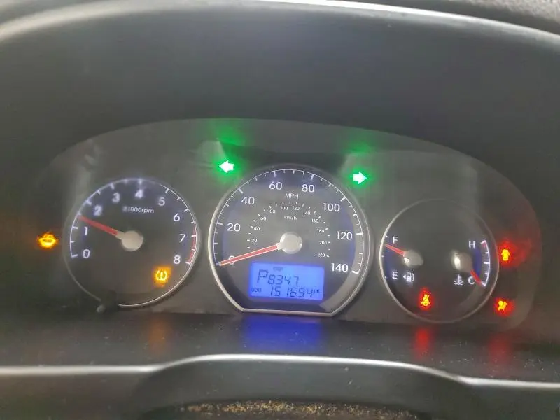 2010 HYUNDAI SANTA FE SE  