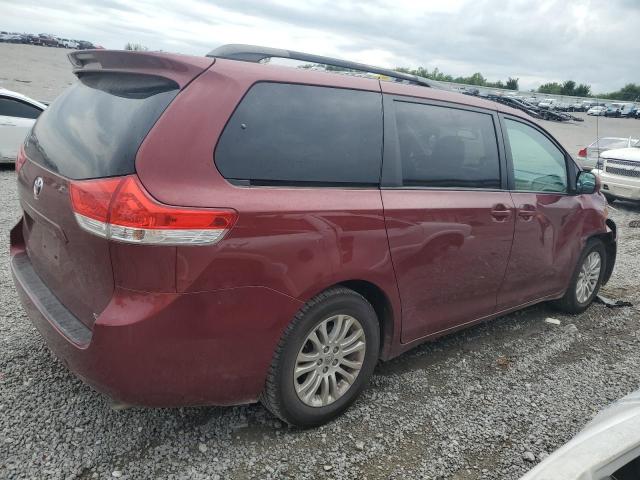 2014 TOYOTA SIENNA XLE