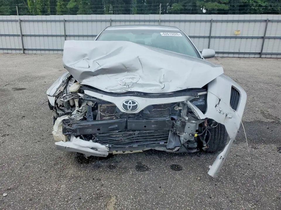 2011 TOYOTA CAMRY LE  