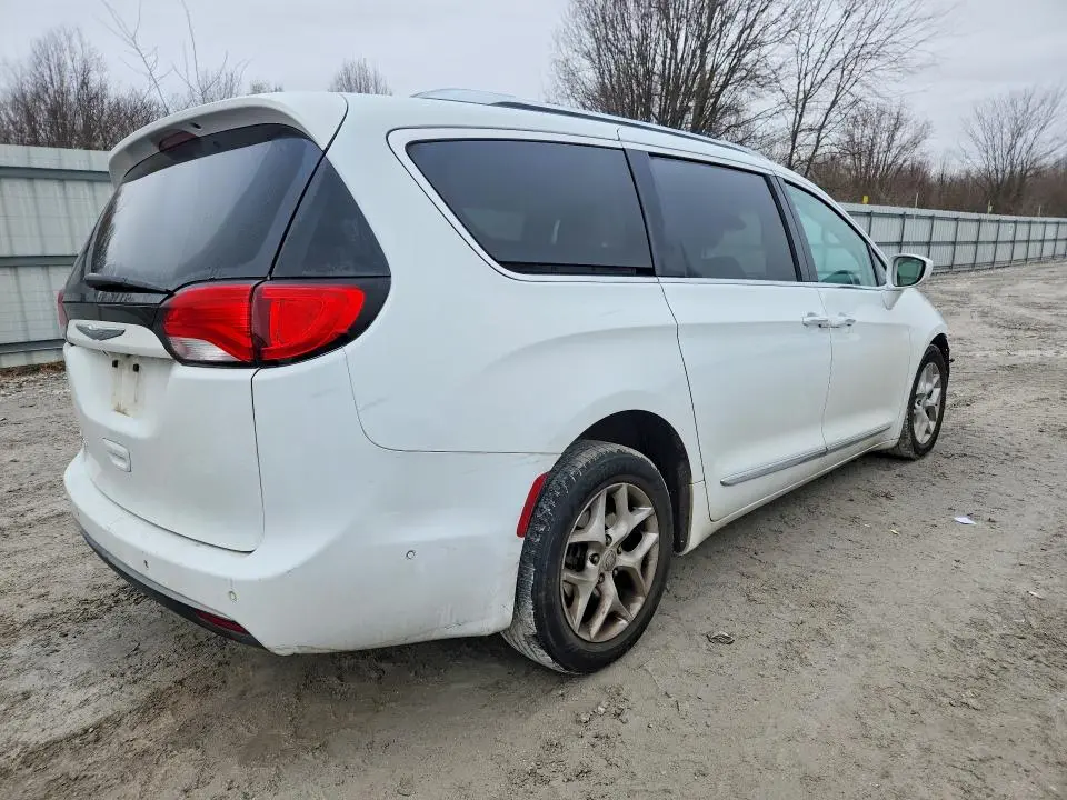 2017 CHRYSLER PACIFICA TOURING L PLUS  