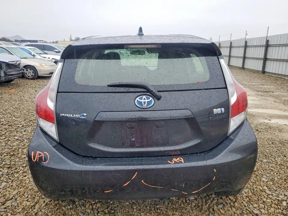2016 TOYOTA PRIUS C ONE  