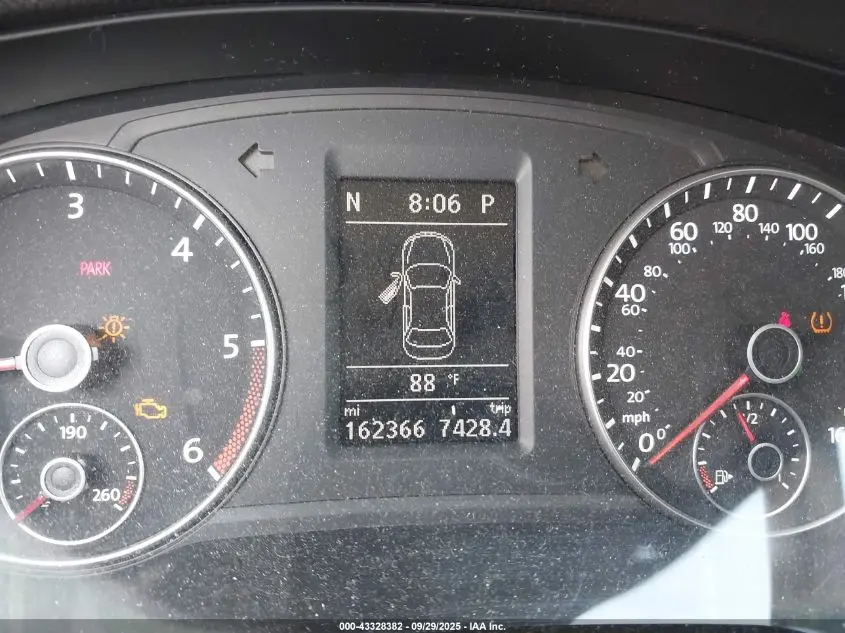 2014 VOLKSWAGEN PASSAT 2.0L TDI SE