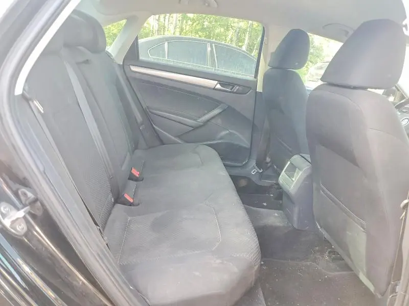 2015 VOLKSWAGEN PASSAT S  