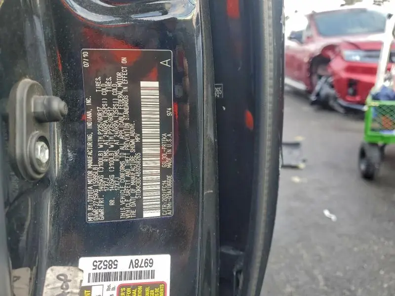 2011 TOYOTA SIENNA LE  