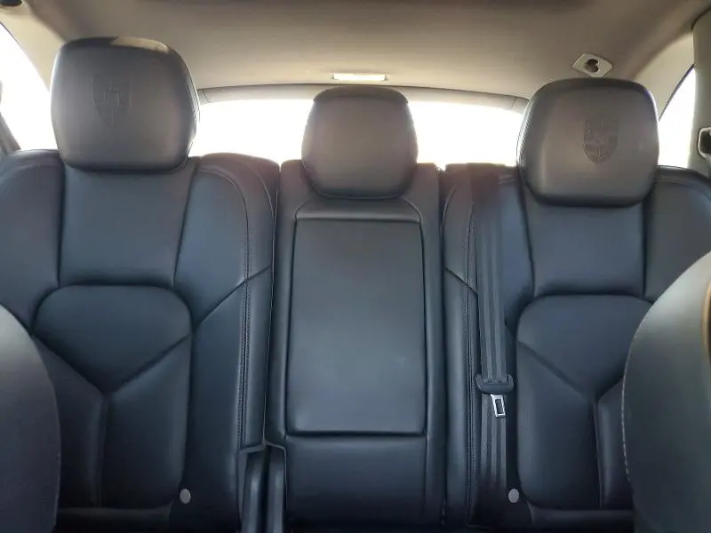 2018 PORSCHE CAYENNE   