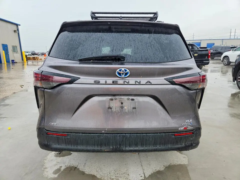 2024 TOYOTA SIENNA XLE 7-PASSENGER  