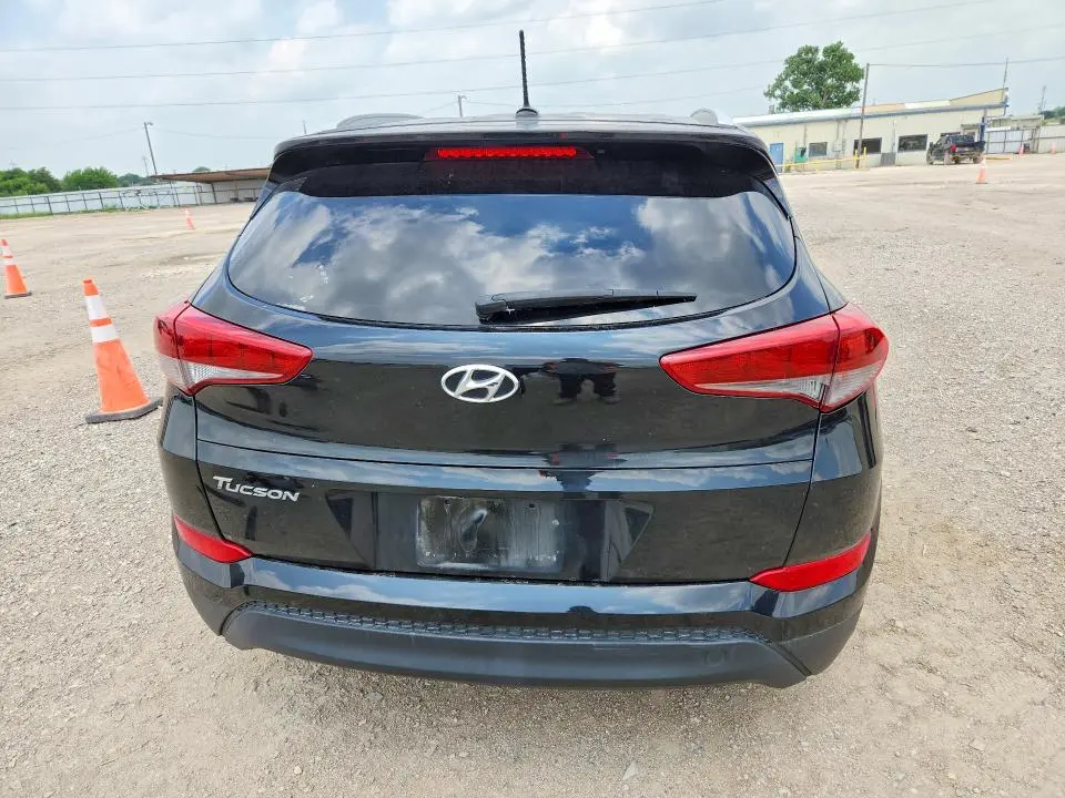 2016 HYUNDAI TUCSON SE  