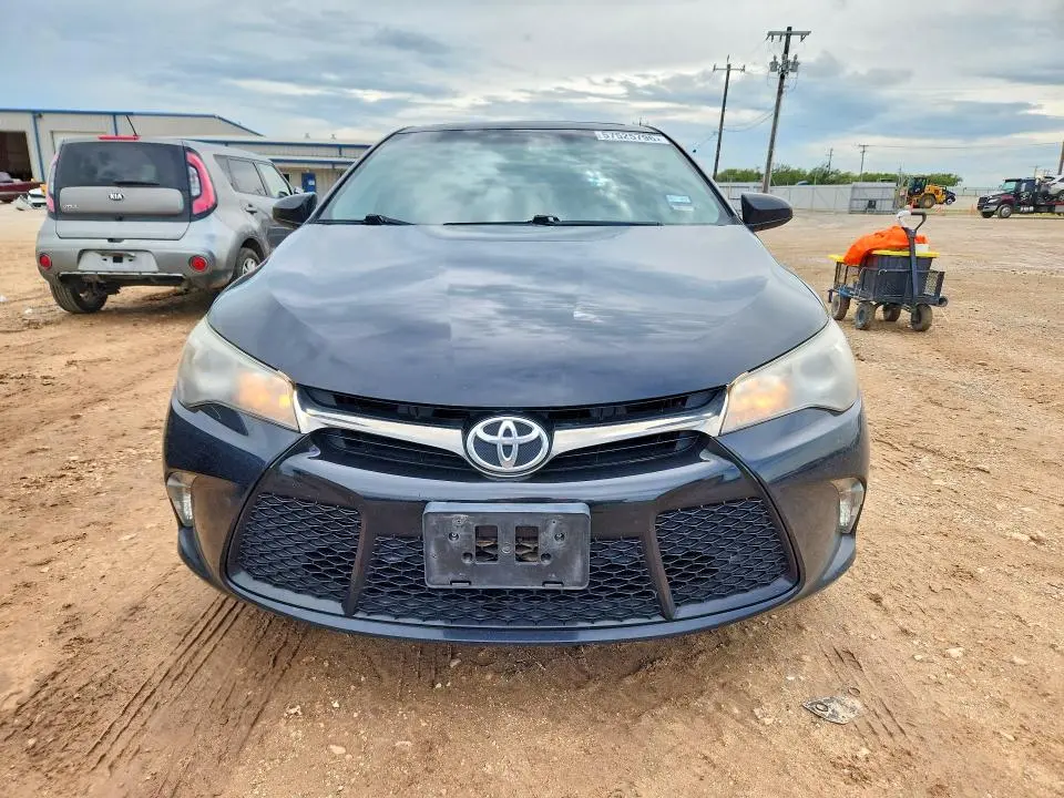 2017 TOYOTA CAMRY SE  