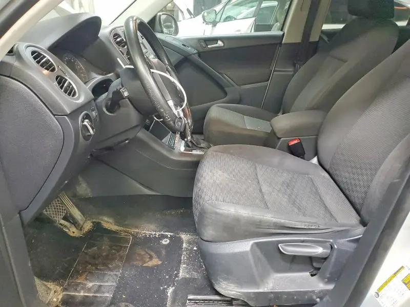 2013 VOLKSWAGEN TIGUAN S  