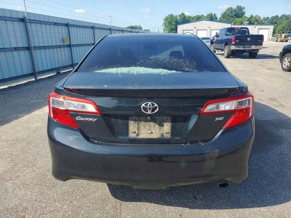 2014 TOYOTA CAMRY SE  