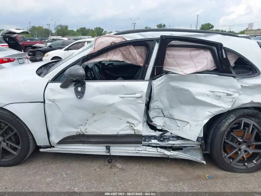 2023 PORSCHE MACAN T