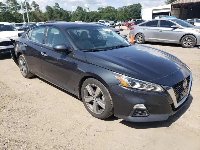 2021 NISS ALTIMA SV   