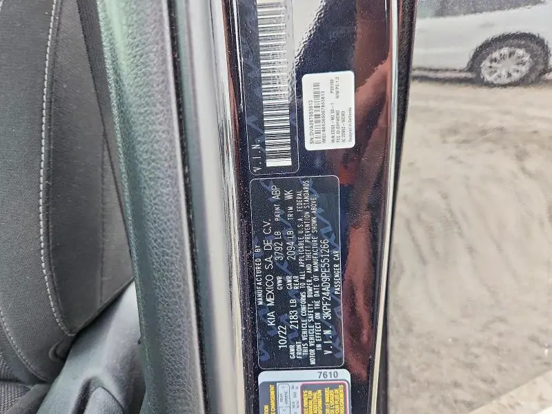2023 KIA FORTE LXS  