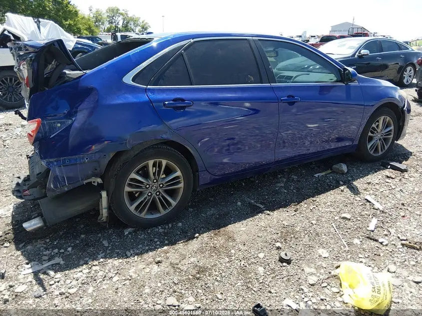 2016 TOYOTA CAMRY SE