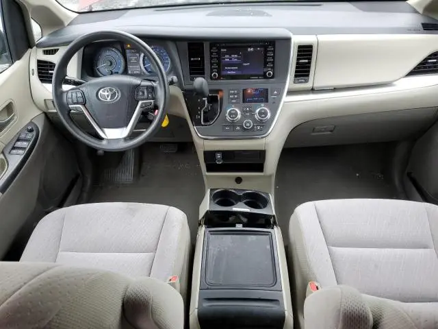 2019 TOYOTA SIENNA LE  