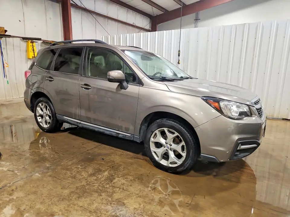 2017 SUBARU FORESTER   