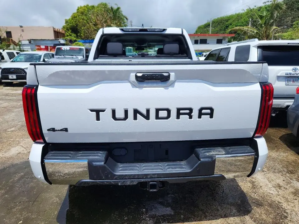 2024 TOYOTA TUNDRA SR5  