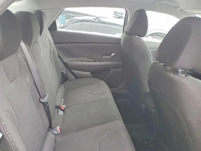 2021 HYUNDAI ELANTRA SE  